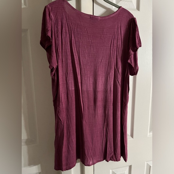 One World top - Picture 4 of 4